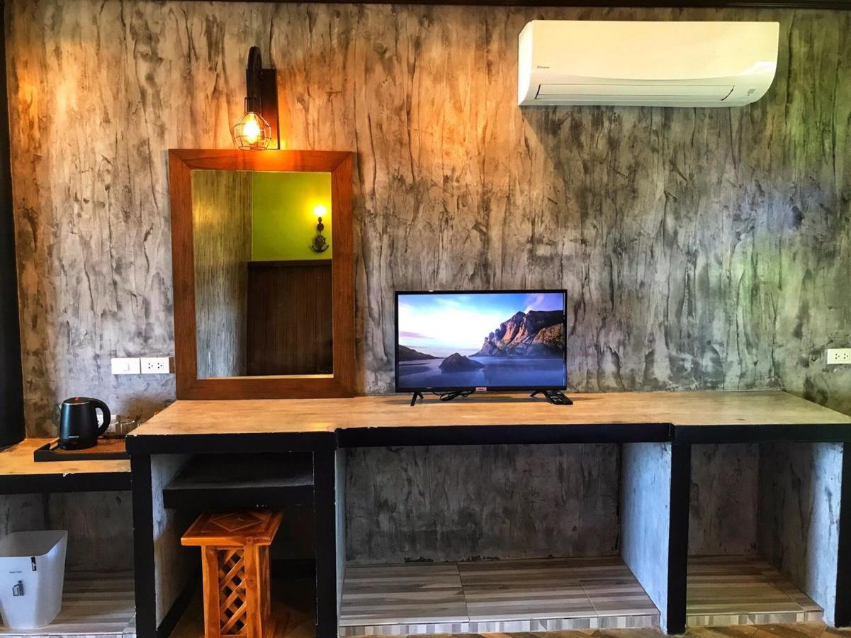 Mangrove House Lanta Old Town Hotell Ko Lanta Exteriör bild