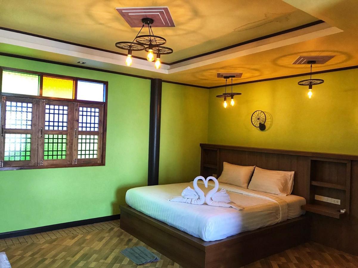 Mangrove House Lanta Old Town Hotell Ko Lanta Exteriör bild