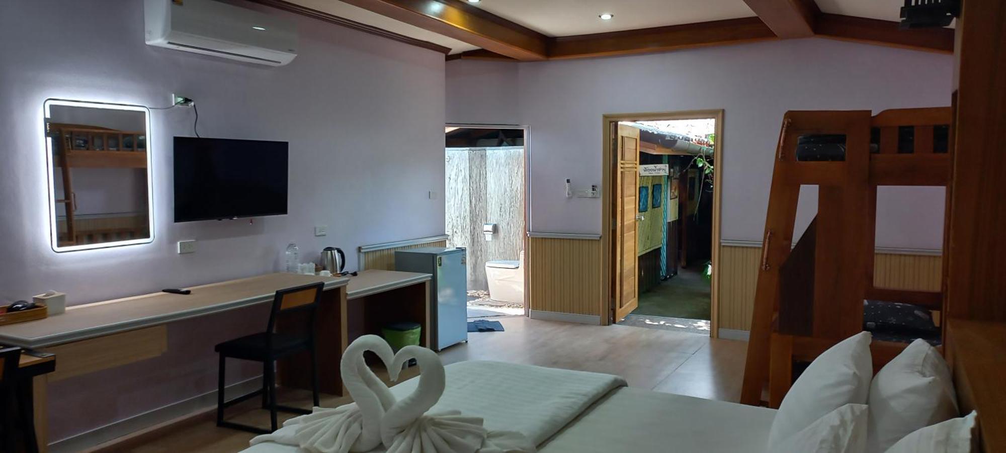 Mangrove House Lanta Old Town Hotell Ko Lanta Exteriör bild